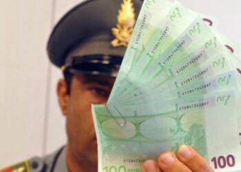 Guardia di Finanza, Operazione Spartaco: Imprenditore estorce ore di lavoro ai dipendenti