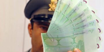 Guardia di Finanza, Operazione Spartaco: Imprenditore estorce ore di lavoro ai dipendenti