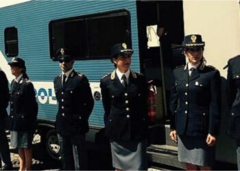 Oggi 14 febbraio, il “Camper della Polizia di Stato… questo non è amore” nel piazzale del Carrefour di Zumpano