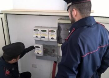 Carabinieri: furto di energia e lavoratori in nero, un arresto e quattro denunce