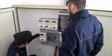 Carabinieri: furto di energia e lavoratori in nero, un arresto e quattro denunce