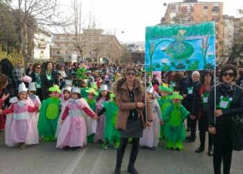 Corigliano, Carnevale 2017: celebrato il funerale al cassonetto