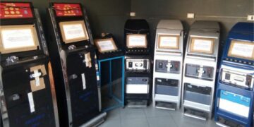 Gioco d’azzardo, Sequestrate 7 macchinette abusive ad una Tabaccheria di Crotone