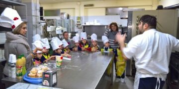 “Piccoli pasticcieri crescono” a pasticciare direttamente nel laboratorio di una pasticceria