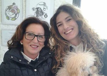 Grazie a Caterina Ferraro di Cirò Marina, le Iene consegnano un barboncino ad un disabile