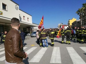 I Vigili del Fuoco ieri hanno bloccato i traghetti a Villa San Giovanni2