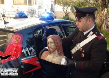 Opere d’Arte rubate, ritrovati in casa di un reggino 1 mezzobusto e 13 dipinti