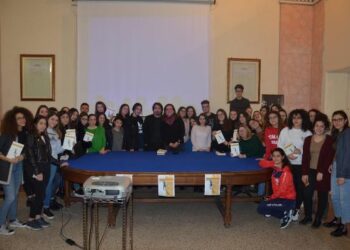 Poesia e la bellezza della scrittura hanno fatto tappa al Liceo Pitagora di Crotone