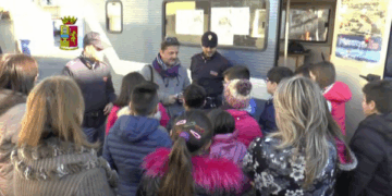 Polizia di Stato: Il Camper della legalità fa tappa nelle scuole di Reggio Calabria