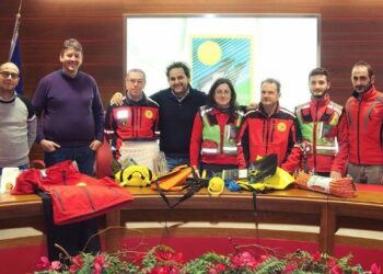 Progetto Montagna Sicura: il Parco della Sila consegna il materiale al Soccorso Alpino e Speleologico