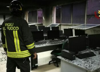 Roccella Jonica, Incendio aula multimediale del Liceo Scientifico P. Mazzone