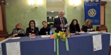 Rotary Club: svolta a Cirò Marina una tavola rotonda sulle violenze su donne e bambini