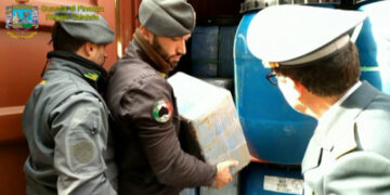 Sequestrati 390 chili di cocaina purissima al porto di Gioia Tauro