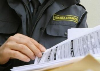 Crotonese ruba identità a Signora napoletana, denunciato Agente di Commercio