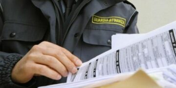 Crotonese ruba identità a Signora napoletana, denunciato Agente di Commercio