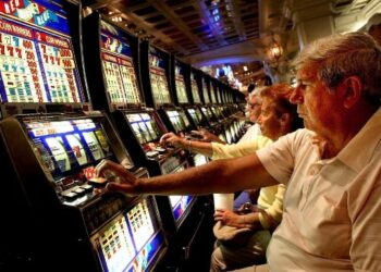 Crotone, Gioco d’azzardo: impatto sulle famiglie, nuove povertà ed usura