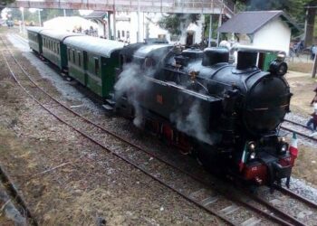 Due treni speciali sulla Ferrovia Silana trainati dalla bellissima vaporiera del 1926