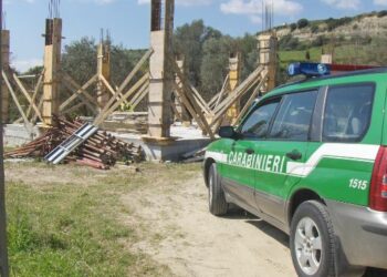 Sequestrato fabbricato irregolare a Casabona