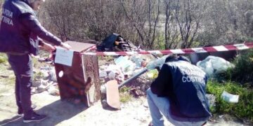 Discarica abusiva nel Fiume Neto, Interviene la Capitaneria di Porto