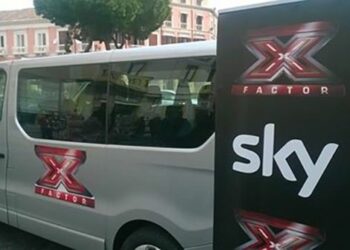 E’ arrivata a Crotone la festosa carovana di X Factor on The Road