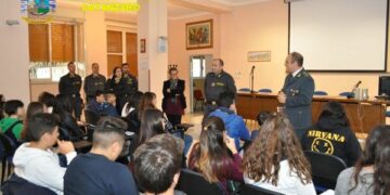 A Scuola con la Guardia di Finanza negli Istituti di Catanzaro e Lamezia Terme