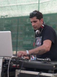 Il Rizziconese DJ Mbato' l’uomo che fa esplodere le piste1