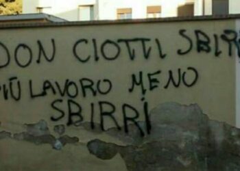 Oliverio contro le scritte apparse sui muri di Locri