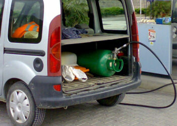 Ricarica bombola gas da cucina al distributore, Maximulta a gestore e cliente