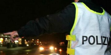 Incidente Stradale: investito uomo per il controllo traffico galleria, muore 61 enne