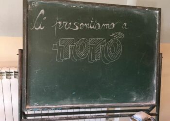 Crotone, Amore a prima vista tra Totò e i ragazzi della Scuola di Margherita