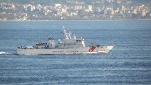 Atteso sbarco di 300 migranti nel porto di crotone