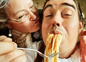 Cassazione: è un obbligo per i genitori mantenere anche i figli cinquantenni