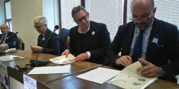 Autismo, firmato un protocollo d’intesa tra Comune, Asp, Associazione Autismo KR e Sportello provinciale