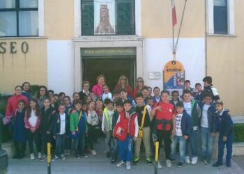 La visita colorata e gioiosa degli alunni della scuola di Papanice