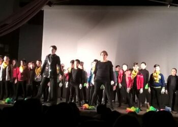 Grande successo per lo spettacolo “Muti in Moto” al Teatro Alikia di Cirò Marina