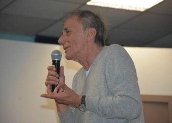 Roberto Vecchioni sull’importanza del latino e greco al Liceo Borrelli di Santa Severina