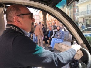 Turisti e cittadini a Crotone si muoveranno con le auto e bici elettriche1