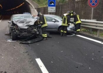Un guasto all’auto, scende e viene investito: 69enne muore sulla SS 280 Due Mari