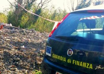 58 tonnellate di rifiuti speciali scaricati in area turistica, una denuncia e sequestro discarica