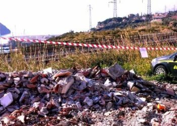 58 tonnellate di rifiuti speciali scaricati in area turistica, una denuncia e sequestro discarica
