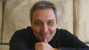 A Maurizio De Giovanni il Premio Caccuri Narrativa 2017