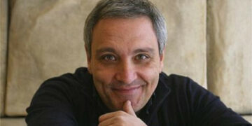 A Maurizio De Giovanni il Premio Caccuri Narrativa 2017