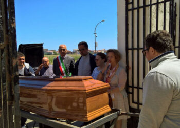 Accolte anche a Cirò Marina le salme di quattro poveri migranti