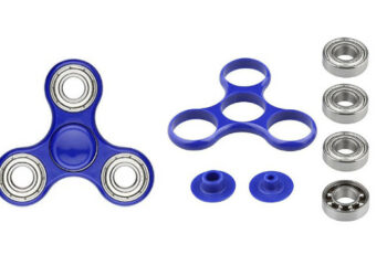 Fidget spinner, Pericolo soffocamento: il giocattolo antistress che sta facendo impazzire grandi e piccini