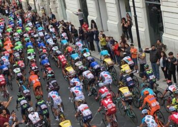 Giro d’Italia, a Reggio Calabria uno striscione per Scarponi