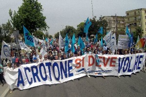 Grande-partecipazione-alla-Manifestazione-Insieme-per-Volare-per-lAereoporto-di-Crotone4