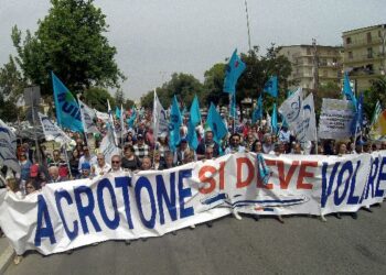 Grande partecipazione alla Manifestazione “Insieme per Volare” per l’Aereoporto di Crotone