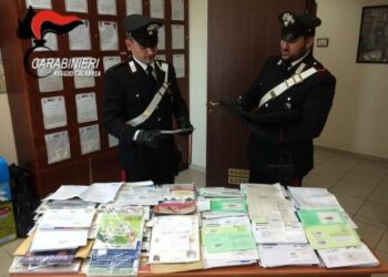 La Posta non arriva: il Postino teneva a casa oltre 40 chili di corrispondenza, denunciato