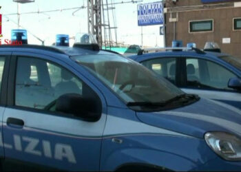 Nigeriano non vuole pagare il biglietto sul treno e aggredisce gli Agenti della Polfer