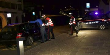 Non si fermano all’alt dei Carabinieri, inseguimento a Petilia Policastro: denunciati due giovani